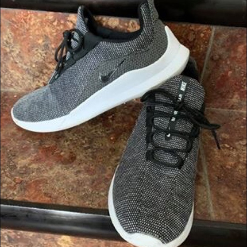 Nike tennis shoes